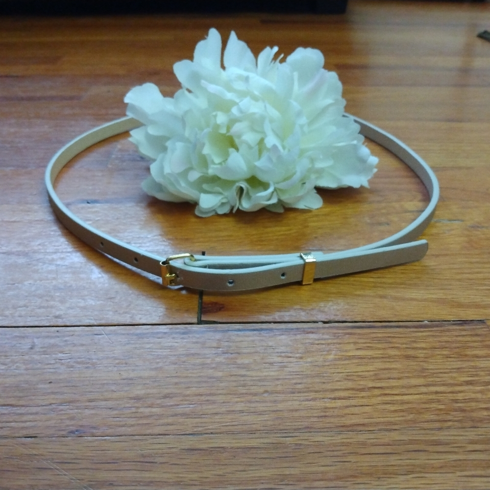 3/$10 🌟 NEW Light Gold Colored Ladies Belt 10